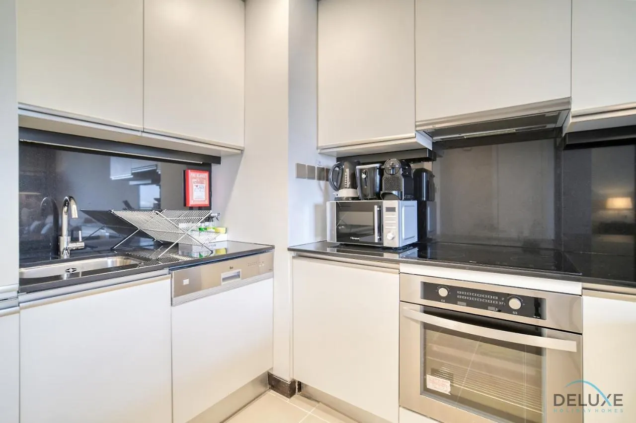 Pristine 1Br In The Address Residences Dubai Marina By Deluxe Holiday Homes 0*,  United Arab Emirates